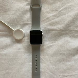 Apple Watch series 3 •38mm case®
silver aluminum
